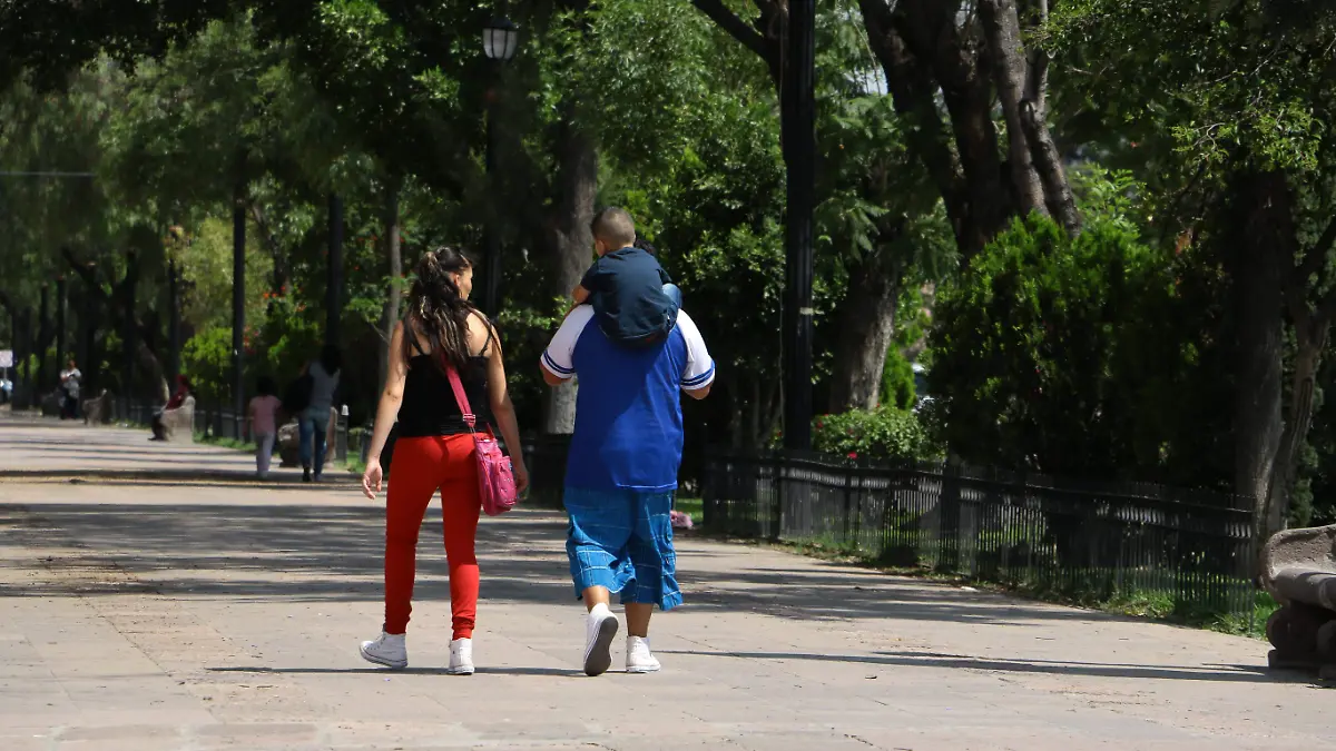 LA CALZADA ES UNO DE LOS LUGARES IDEAL PARA PASEAR EN FAMILIA